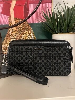 Coach Black Signature Jacquard canvas- double zip Wristlet Clutch